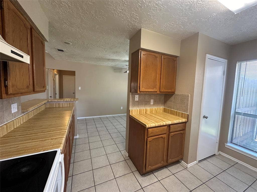 4045 Cavalry Drive, Plano, TX 75023 4045 Cavalry Drive, Plano, TX 75023