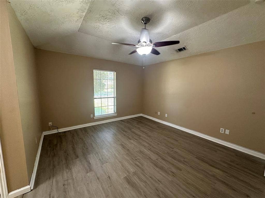 4045 Cavalry Drive, Plano, TX 75023 4045 Cavalry Drive, Plano, TX 75023