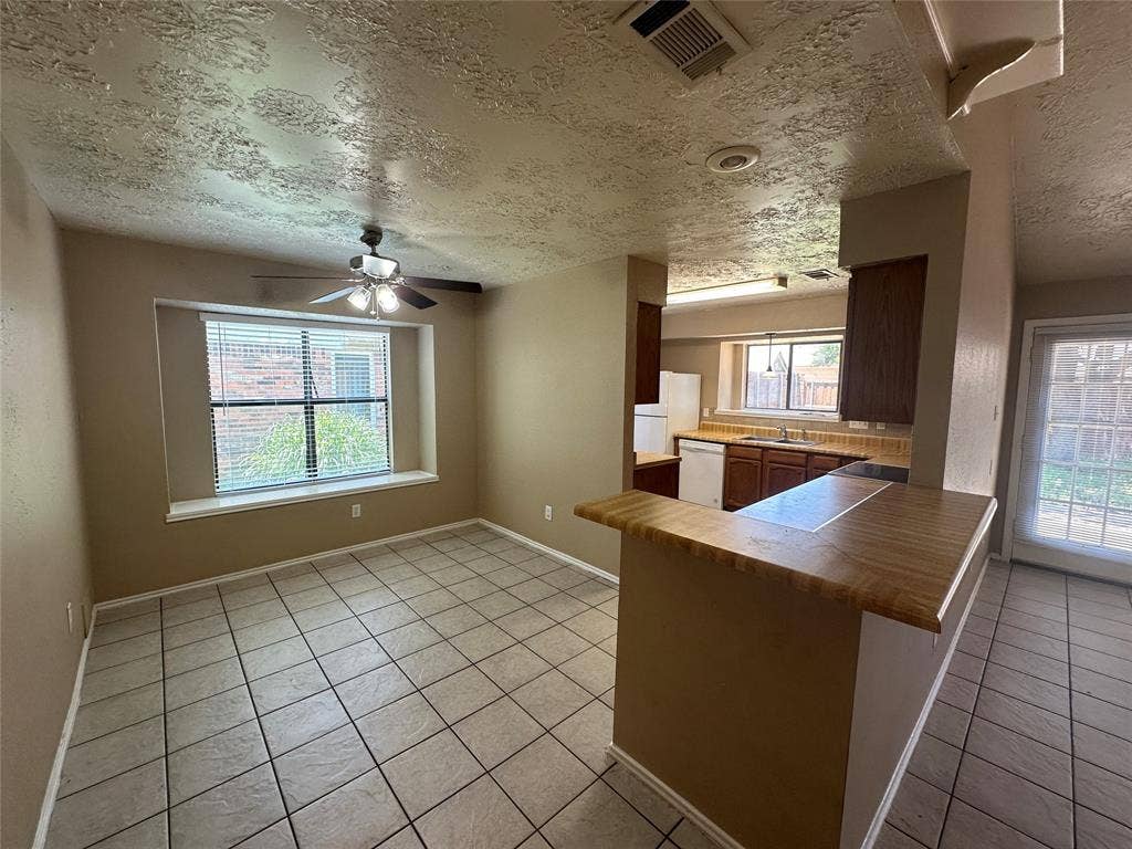 4045 Cavalry Drive, Plano, TX 75023 4045 Cavalry Drive, Plano, TX 75023