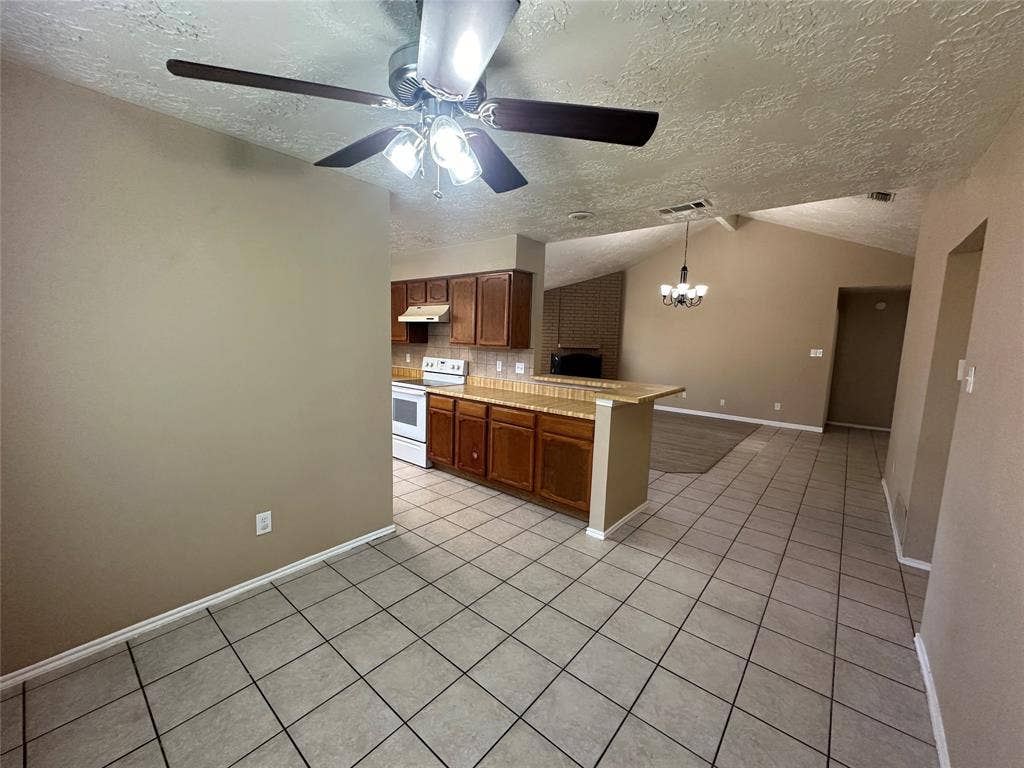 4045 Cavalry Drive, Plano, TX 75023 4045 Cavalry Drive, Plano, TX 75023