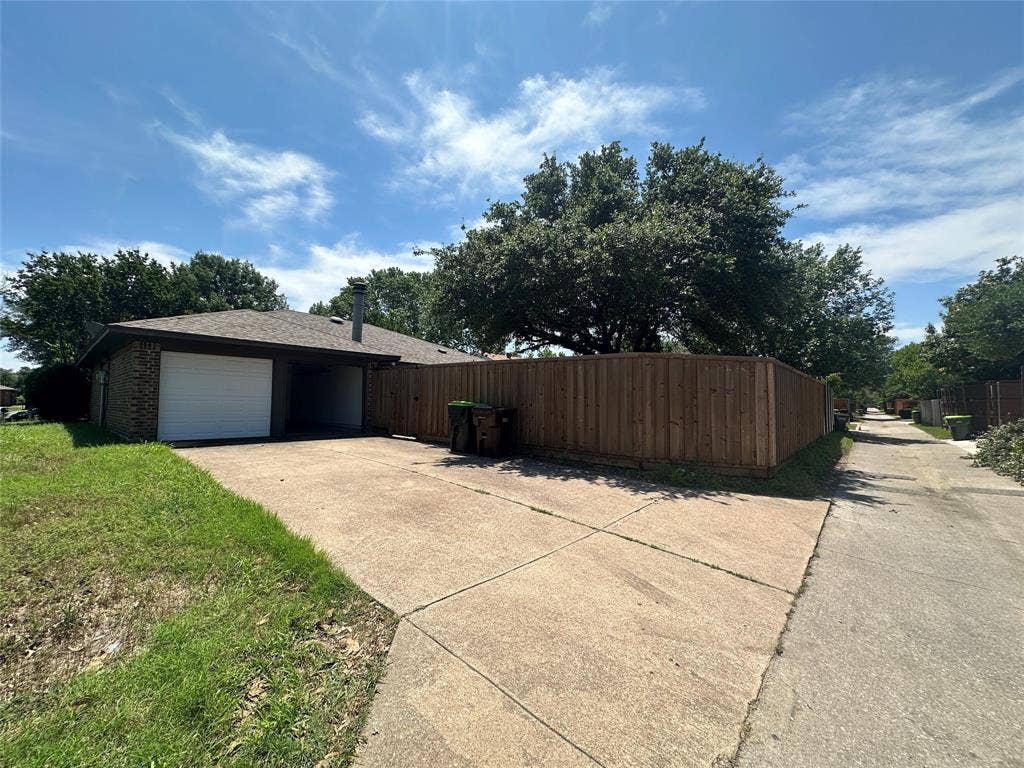 4045 Cavalry Drive, Plano, TX 75023 4045 Cavalry Drive, Plano, TX 75023