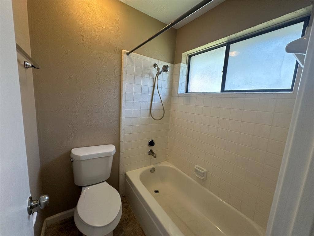 4045 Cavalry Drive, Plano, TX 75023 4045 Cavalry Drive, Plano, TX 75023
