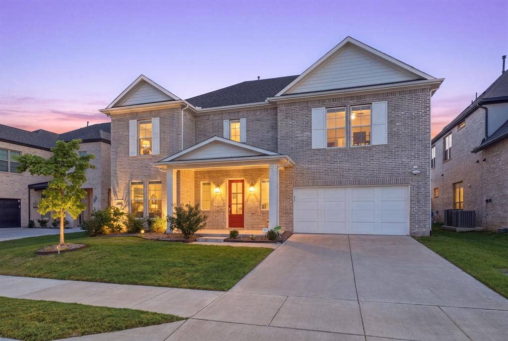 1305 Honey Locust Way, Celina, TX 75009 Welcome to this beautiful Celina home!