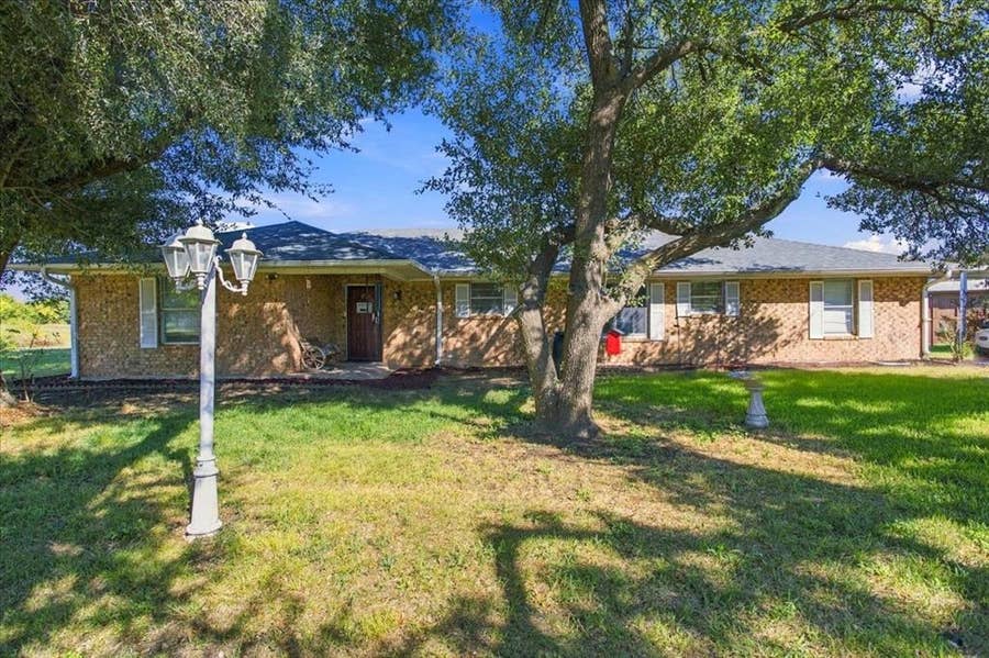 Property photo for 421 S Oak Street, Ector, TX