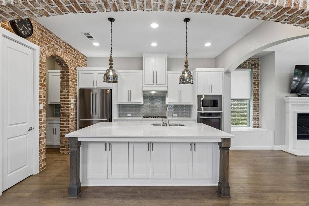 6920 Royal View Drive, McKinney, TX 75070 6920 Royal View Drive, McKinney, TX 75070