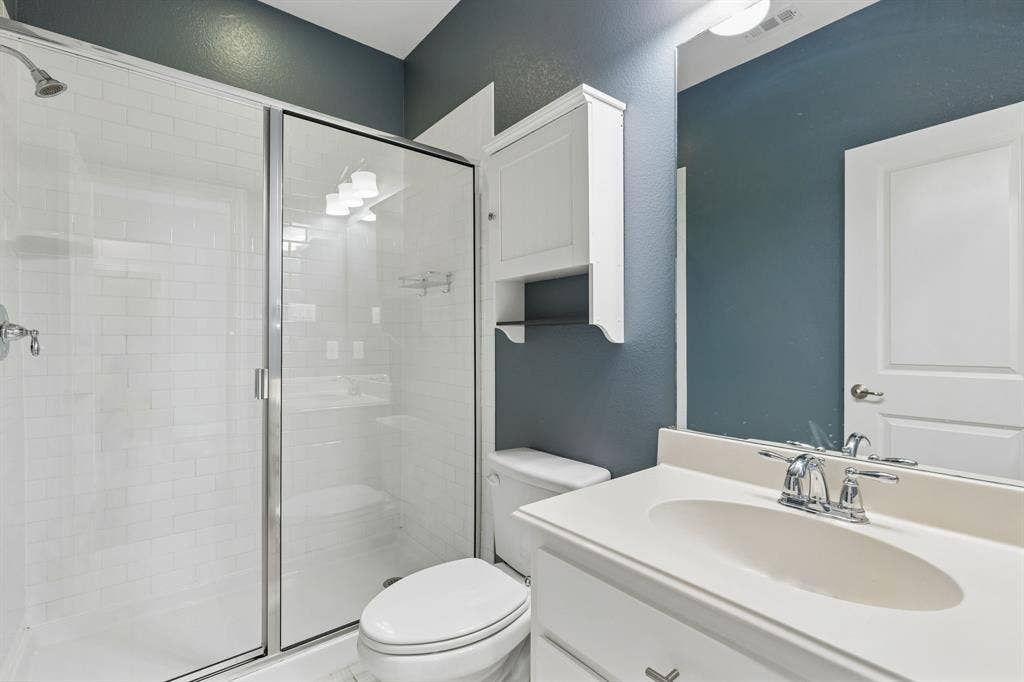 6920 Royal View Drive, McKinney, TX 75070 6920 Royal View Drive, McKinney, TX 75070