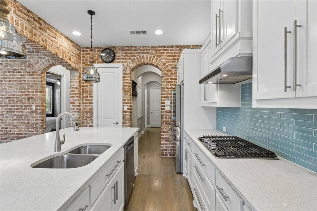 6920 Royal View Drive, McKinney, TX 75070 6920 Royal View Drive, McKinney, TX 75070