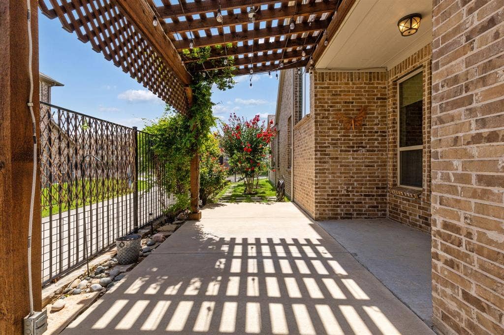 6920 Royal View Drive, McKinney, TX 75070 6920 Royal View Drive, McKinney, TX 75070