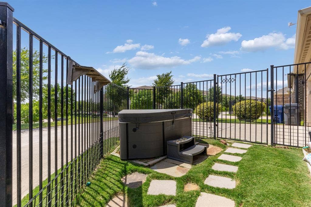6920 Royal View Drive, McKinney, TX 75070 6920 Royal View Drive, McKinney, TX 75070