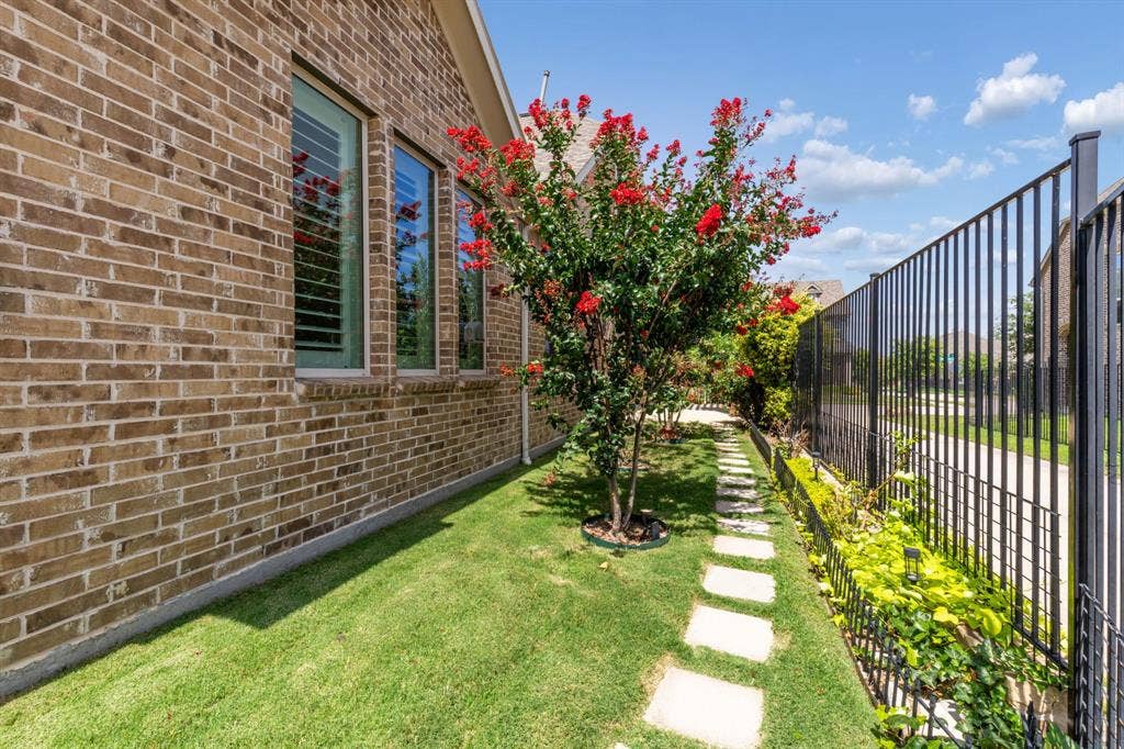 6920 Royal View Drive, McKinney, TX 75070 6920 Royal View Drive, McKinney, TX 75070