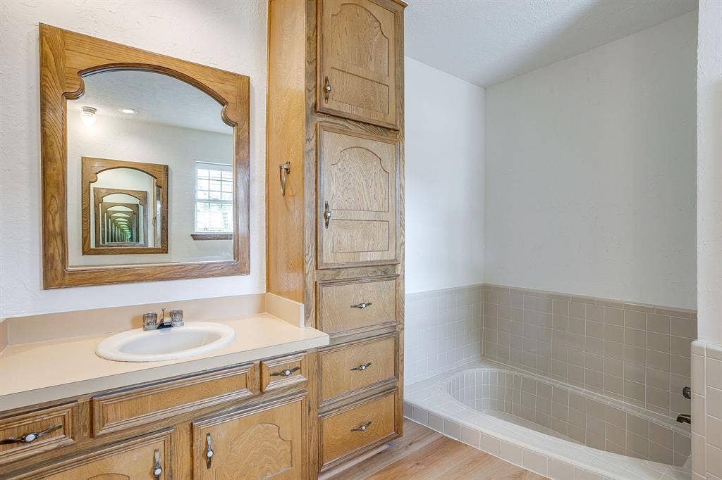 504 Regina Court, Euless, TX 76039