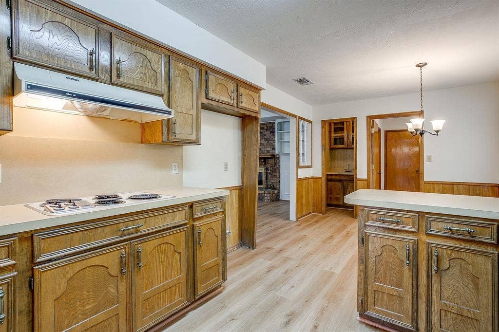 504 Regina Court, Euless, TX 76039