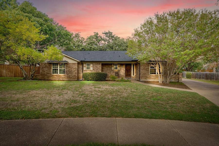 Property photo for 504 Regina Court, Euless, TX