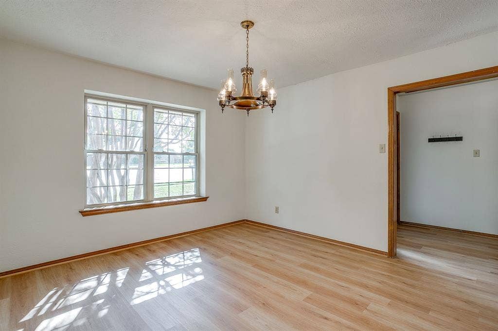504 Regina Court, Euless, TX 76039