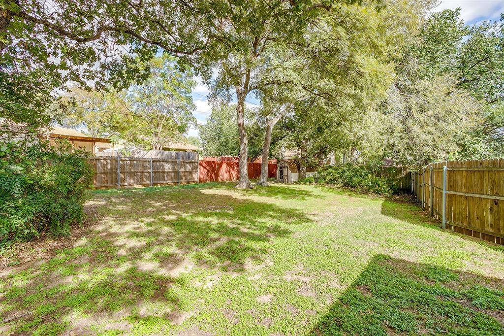 504 Regina Court, Euless, TX 76039