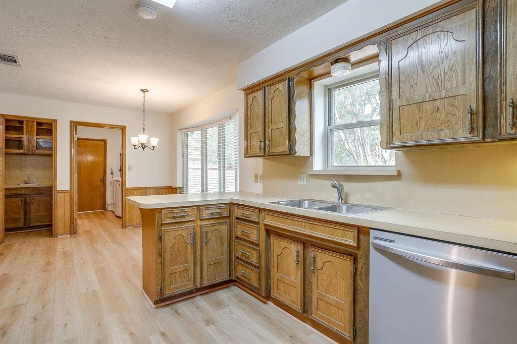 504 Regina Court, Euless, TX 76039