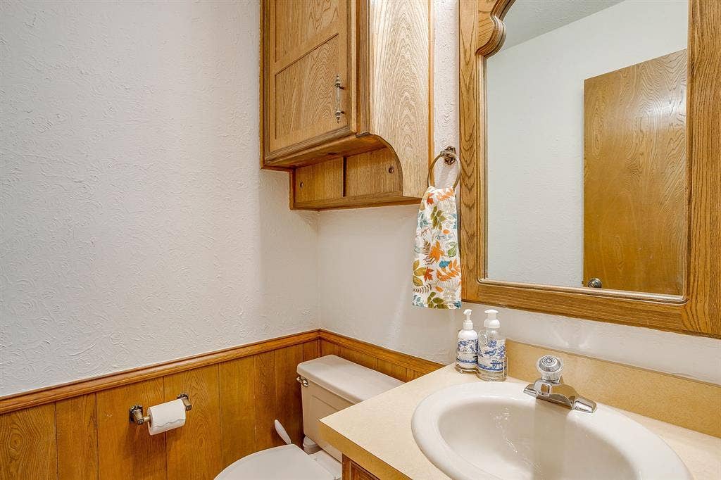 504 Regina Court, Euless, TX 76039