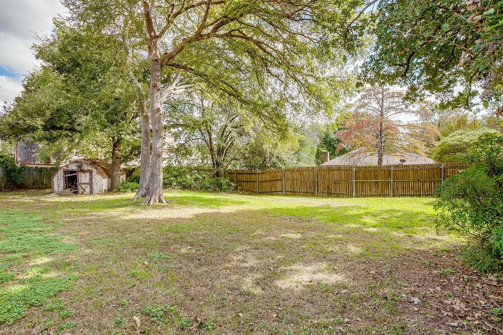 504 Regina Court, Euless, TX 76039