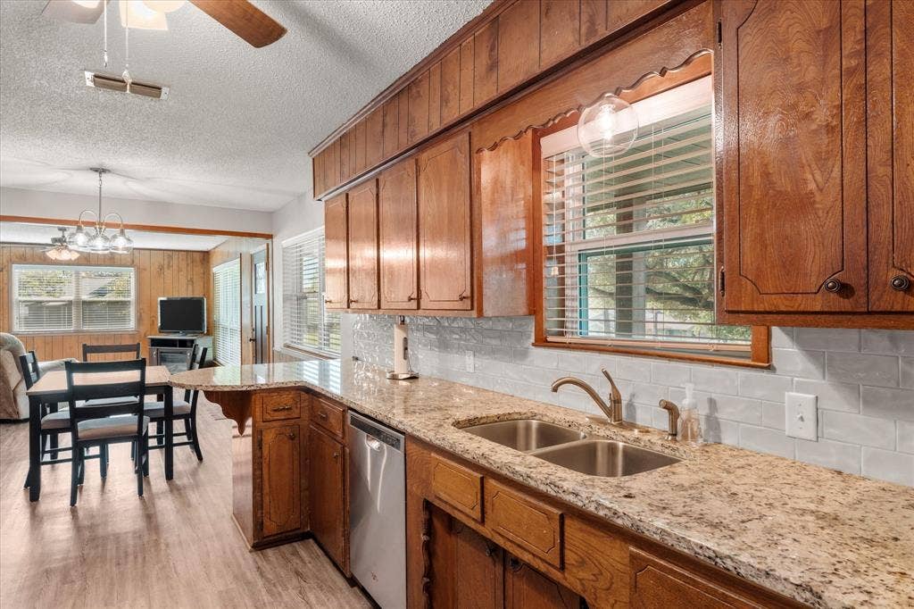 139 Vista Drive, Eustace, TX 75124 139 Vista Drive, Eustace, TX 75124