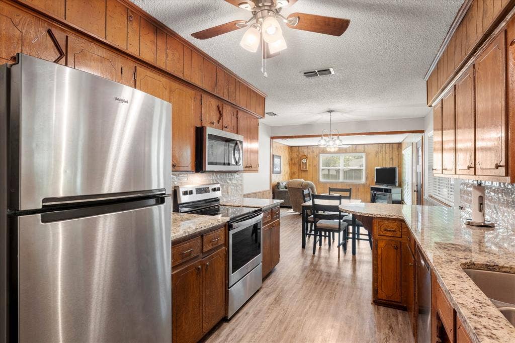 139 Vista Drive, Eustace, TX 75124 139 Vista Drive, Eustace, TX 75124