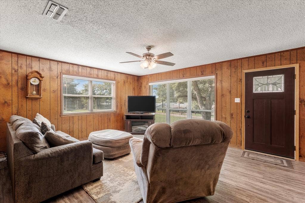 139 Vista Drive, Eustace, TX 75124 139 Vista Drive, Eustace, TX 75124
