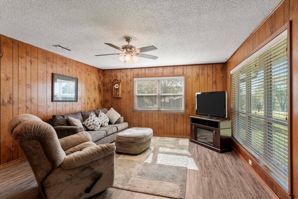 139 Vista Drive, Eustace, TX 75124 139 Vista Drive, Eustace, TX 75124
