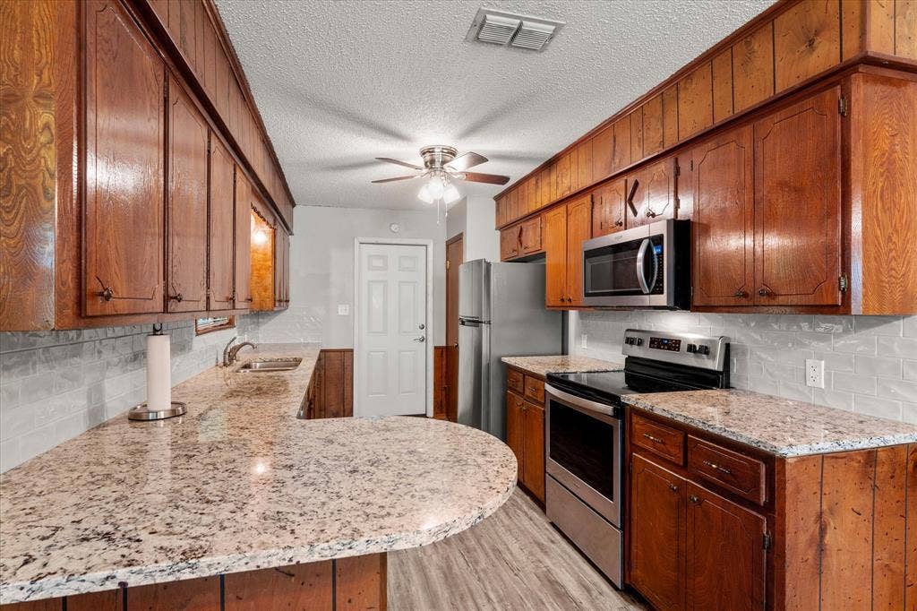 139 Vista Drive, Eustace, TX 75124 139 Vista Drive, Eustace, TX 75124