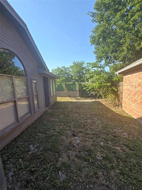919 Gaynor Avenue, Duncanville, TX 75137