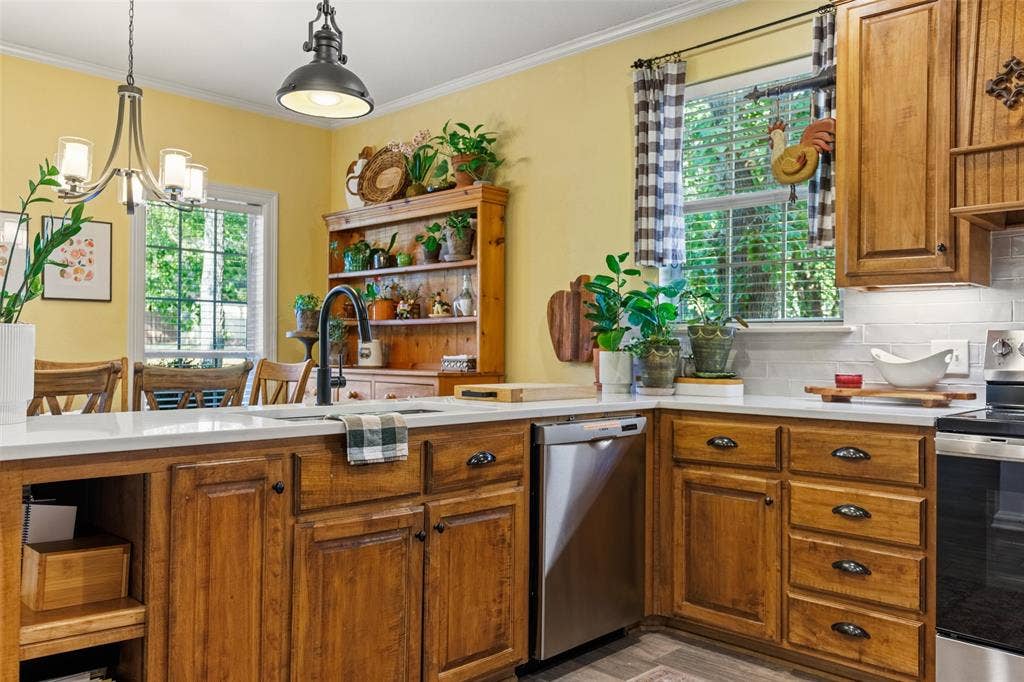 1605 Oak Hollow Drive, Woodway, TX 76712 1605 Oak Hollow Drive, Woodway, TX 76712