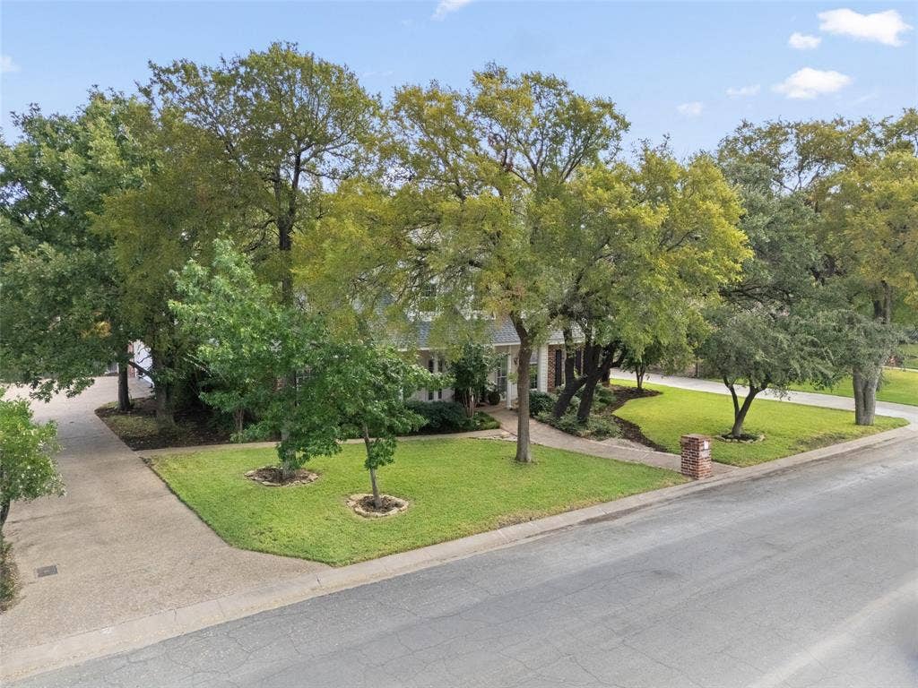 1605 Oak Hollow Drive, Woodway, TX 76712 1605 Oak Hollow Drive, Woodway, TX 76712