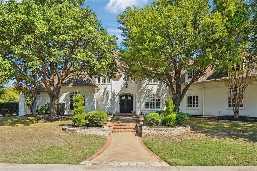 Property photo for 5900 Shorefront Lane, Flower Mound, TX