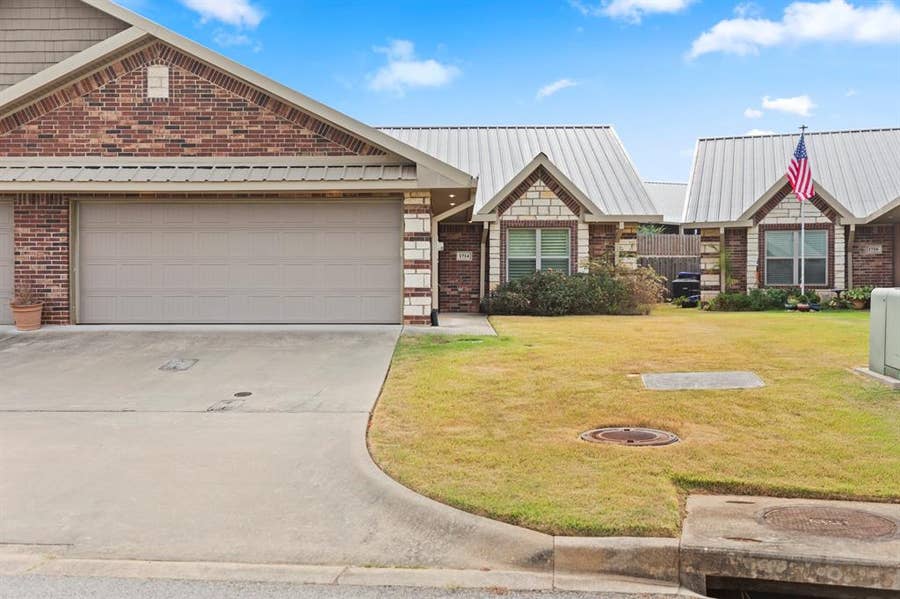 Property photo for 1714 Yosemite Way, Longview, TX