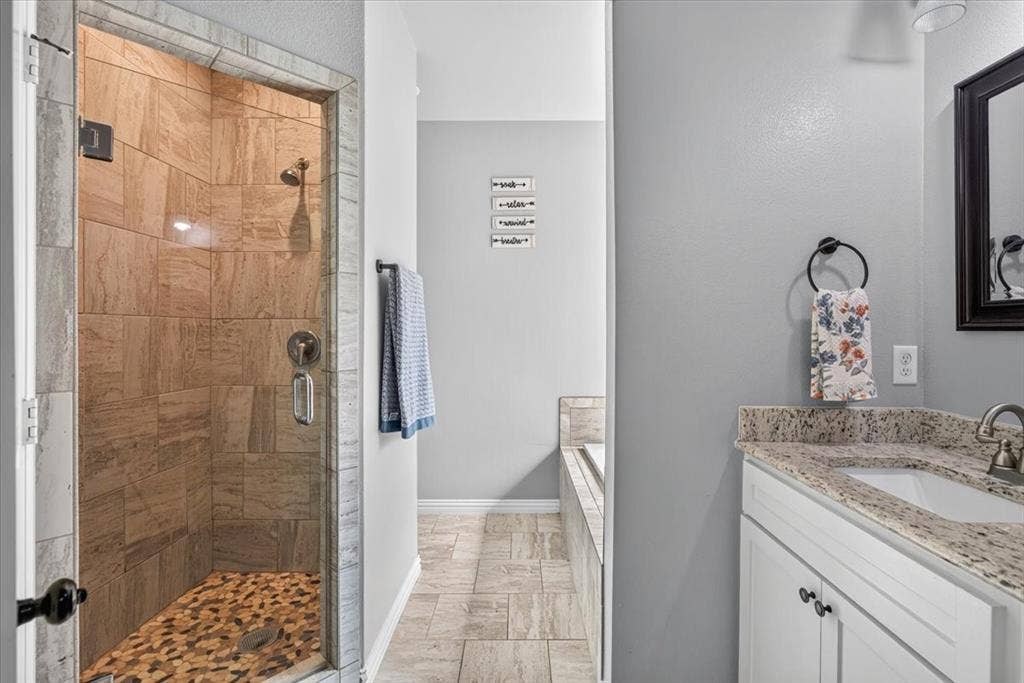 233 Anchor, Gun Barrel City, TX 75156 233 Anchor, Gun Barrel City, TX 75156