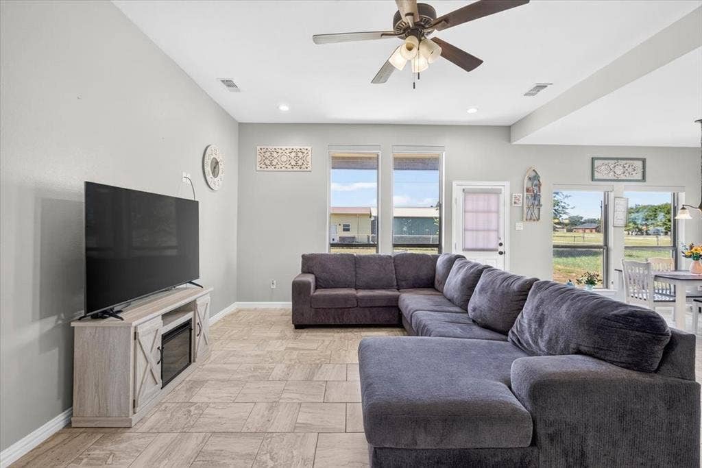 233 Anchor, Gun Barrel City, TX 75156 233 Anchor, Gun Barrel City, TX 75156