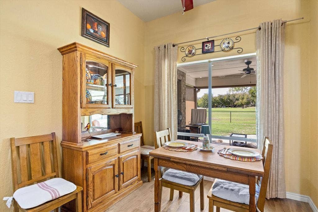 9004 Woodlawn Drive, Granbury, TX 76049