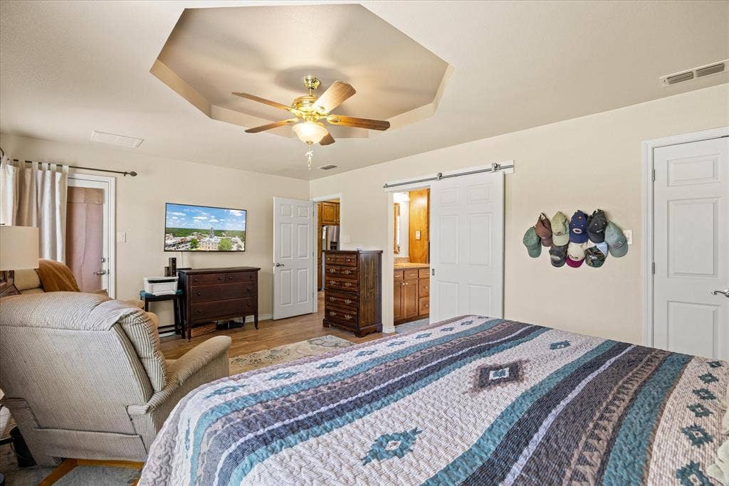 9004 Woodlawn Drive, Granbury, TX 76049