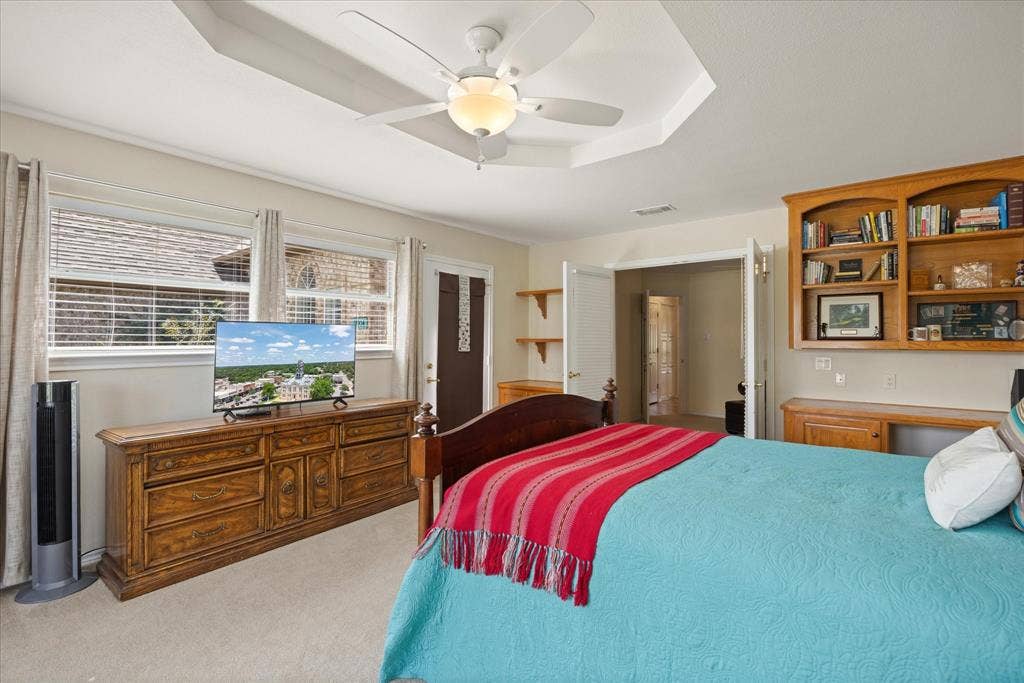 9004 Woodlawn Drive, Granbury, TX 76049
