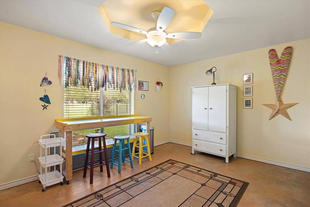 9004 Woodlawn Drive, Granbury, TX 76049