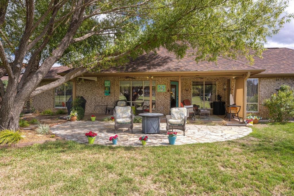 9004 Woodlawn Drive, Granbury, TX 76049