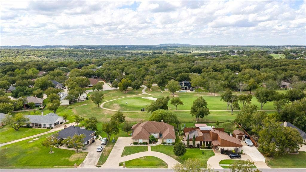9004 Woodlawn Drive, Granbury, TX 76049