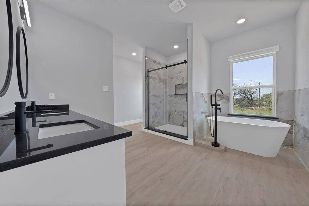 1016 Carnegie Road, Poolville, TX 76487