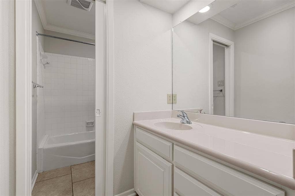 3906 Green Oak Drive, Waco, TX 76710 3906 Green Oak Drive, Waco, TX 76710