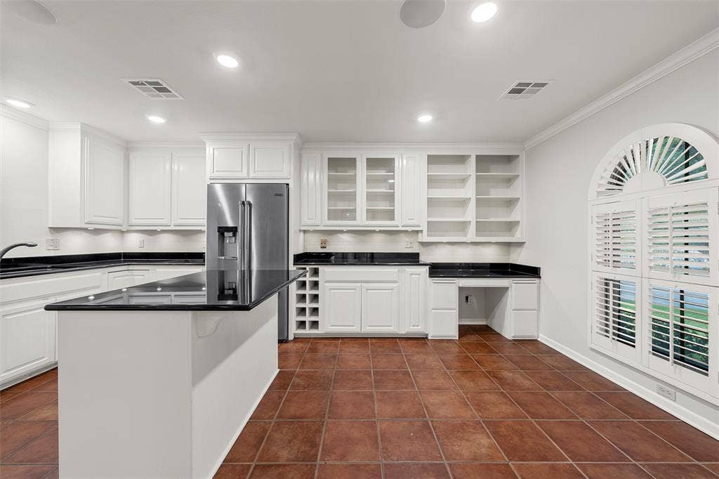 3906 Green Oak Drive, Waco, TX 76710 3906 Green Oak Drive, Waco, TX 76710
