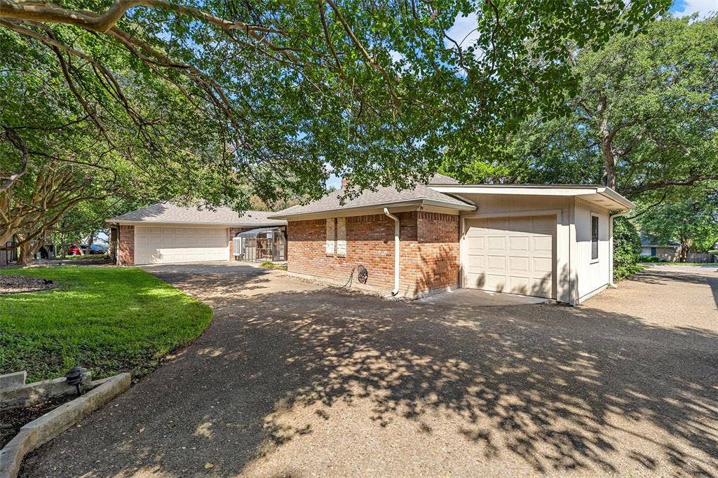 3906 Green Oak Drive, Waco, TX 76710 3906 Green Oak Drive, Waco, TX 76710