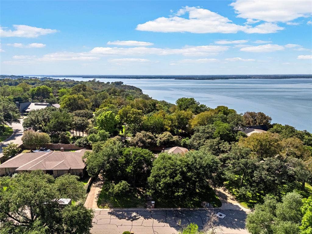 3906 Green Oak Drive, Waco, TX 76710 3906 Green Oak Drive, Waco, TX 76710