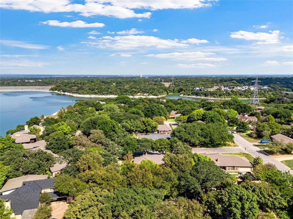 3906 Green Oak Drive, Waco, TX 76710 3906 Green Oak Drive, Waco, TX 76710