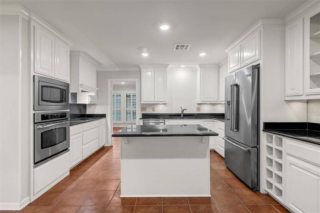 3906 Green Oak Drive, Waco, TX 76710 3906 Green Oak Drive, Waco, TX 76710