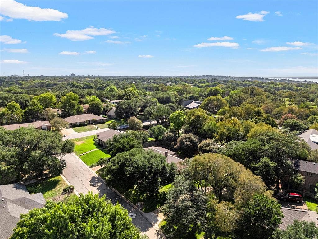 3906 Green Oak Drive, Waco, TX 76710 3906 Green Oak Drive, Waco, TX 76710