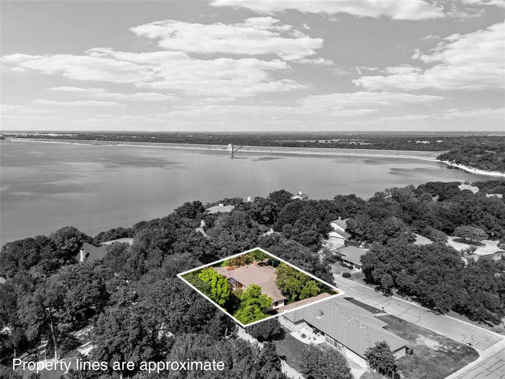 3906 Green Oak Drive, Waco, TX 76710 3906 Green Oak Drive, Waco, TX 76710