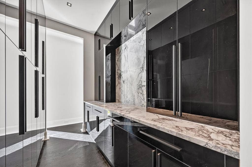 6404 Lakehurst Avenue, Dallas, TX 75230 6404 Lakehurst Avenue, Dallas, TX 75230